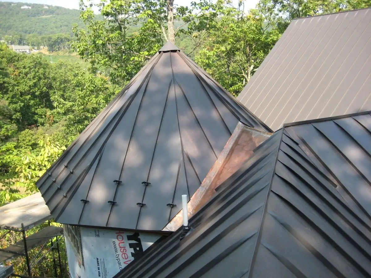 Professional Shingle Replacement & Repair by Craftsman Roofing in College Town